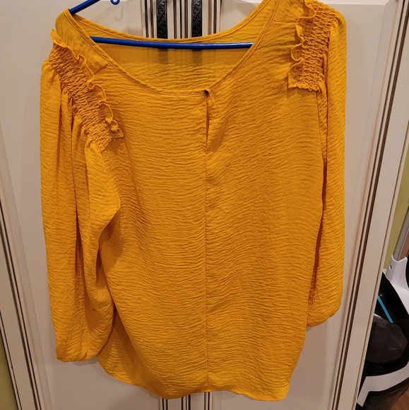 E38 WOMENS GOLD YELLOW SIZE LARGE WOMENS TOP - Picture 2 of 2